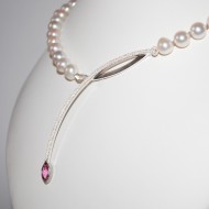 Pearl necklace with Pink Tourmaline